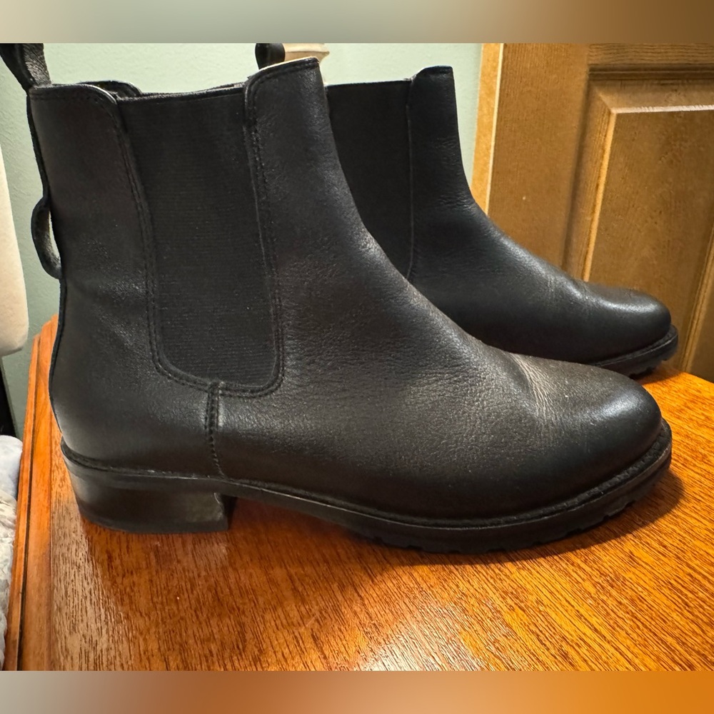 WhiteHouse Black Market Leather Ankle Boots